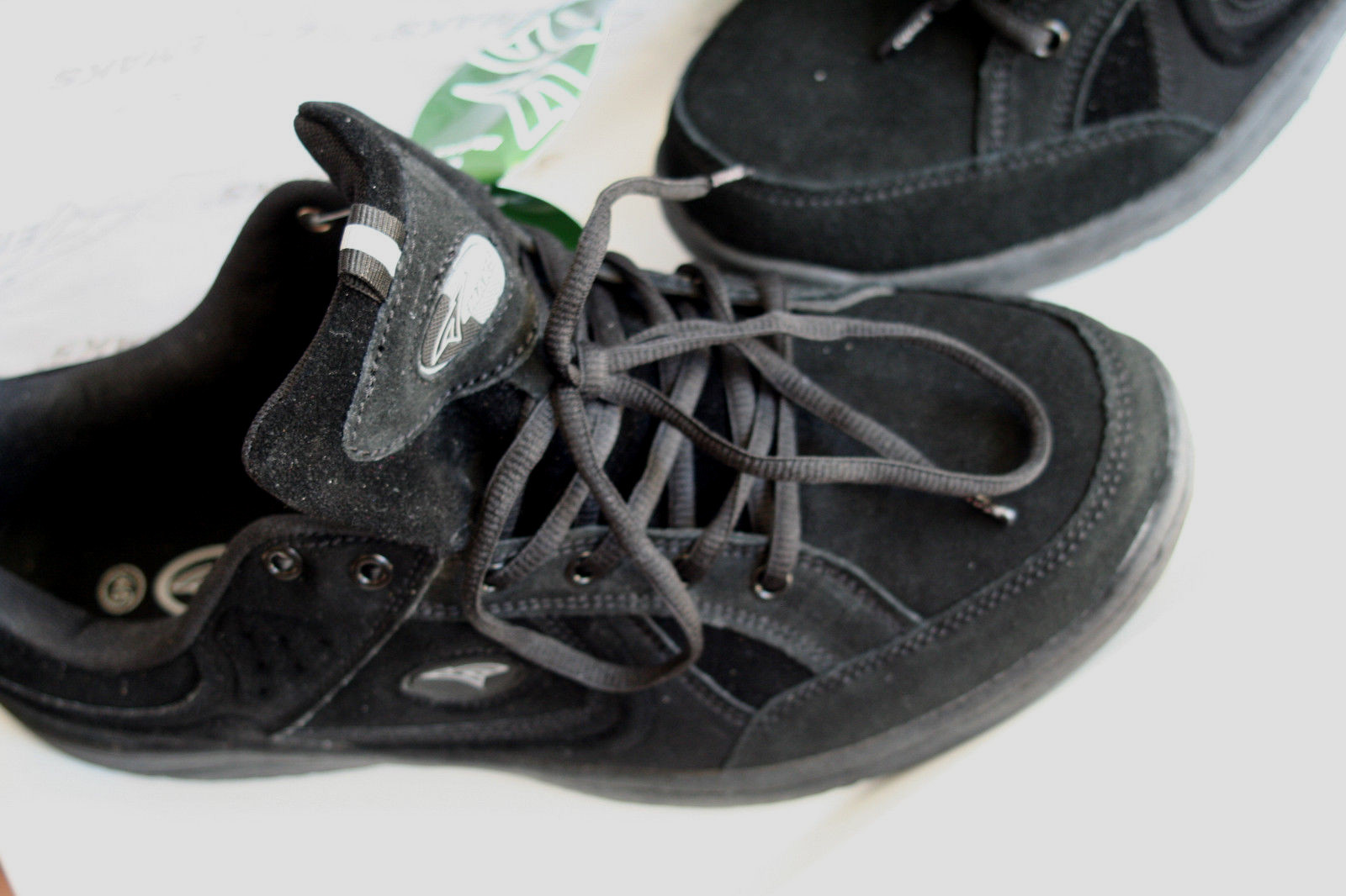 EMAKS MOCASSIN MOCASSIN MOCASSIN Neu schwarz echt Leder Velours Hic tec usw kombiniert Gr 44 | Online-Shop
37f8cd EMAKS MOCASSIN MOCASSIN MOCASSIN Neu schwarz echt Leder Velours Hic tec usw kombiniert Gr 44 | Online-Shop
37f8cd