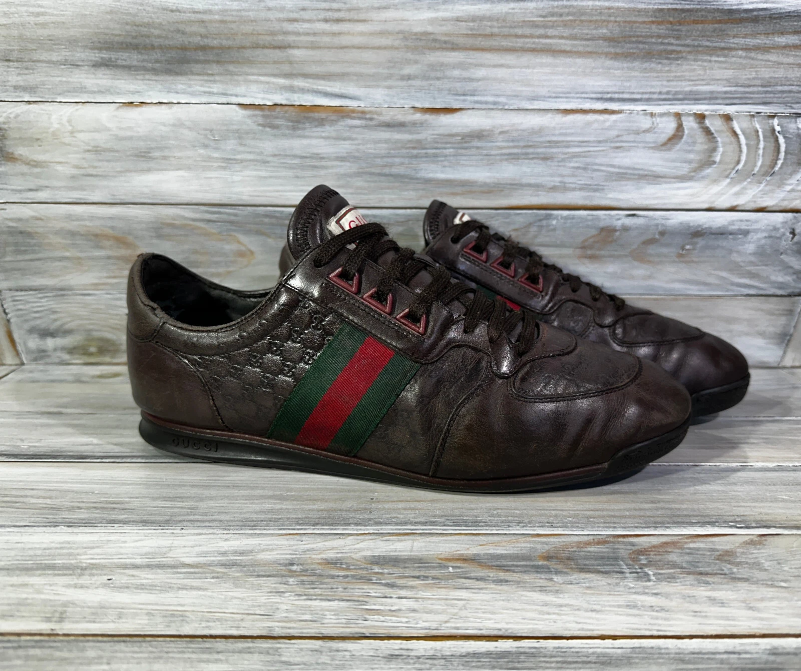 Baskets basses homme Gucci Micro Guccissima cuir marron fabriquées en Italie