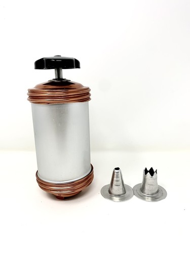 Vintage Mirro 16 pc. Cookie Pastry Press ( Only 2 tips ) - Picture 3 of 7
