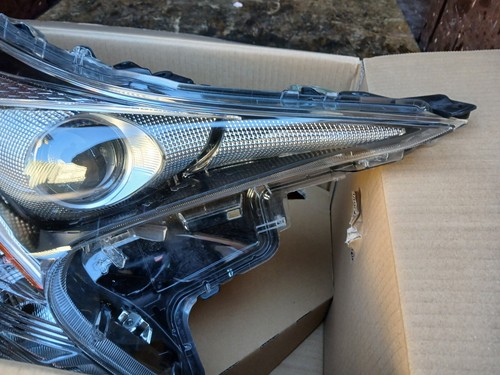 Faro proiettore anteriore destro xeno led Toyota Prius 2016-2019 ZVW50 81145-47691 - Foto 5 di 20