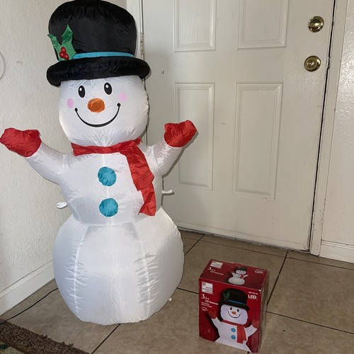Home Accents Holiday 3.5 ft. Pre-Lit Airblown Inflatable Snowman Christmas