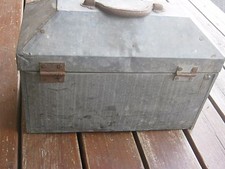 Cassetta porta attrezzi da falegname vintage usata in metallo zincato buona per arredamento industriale