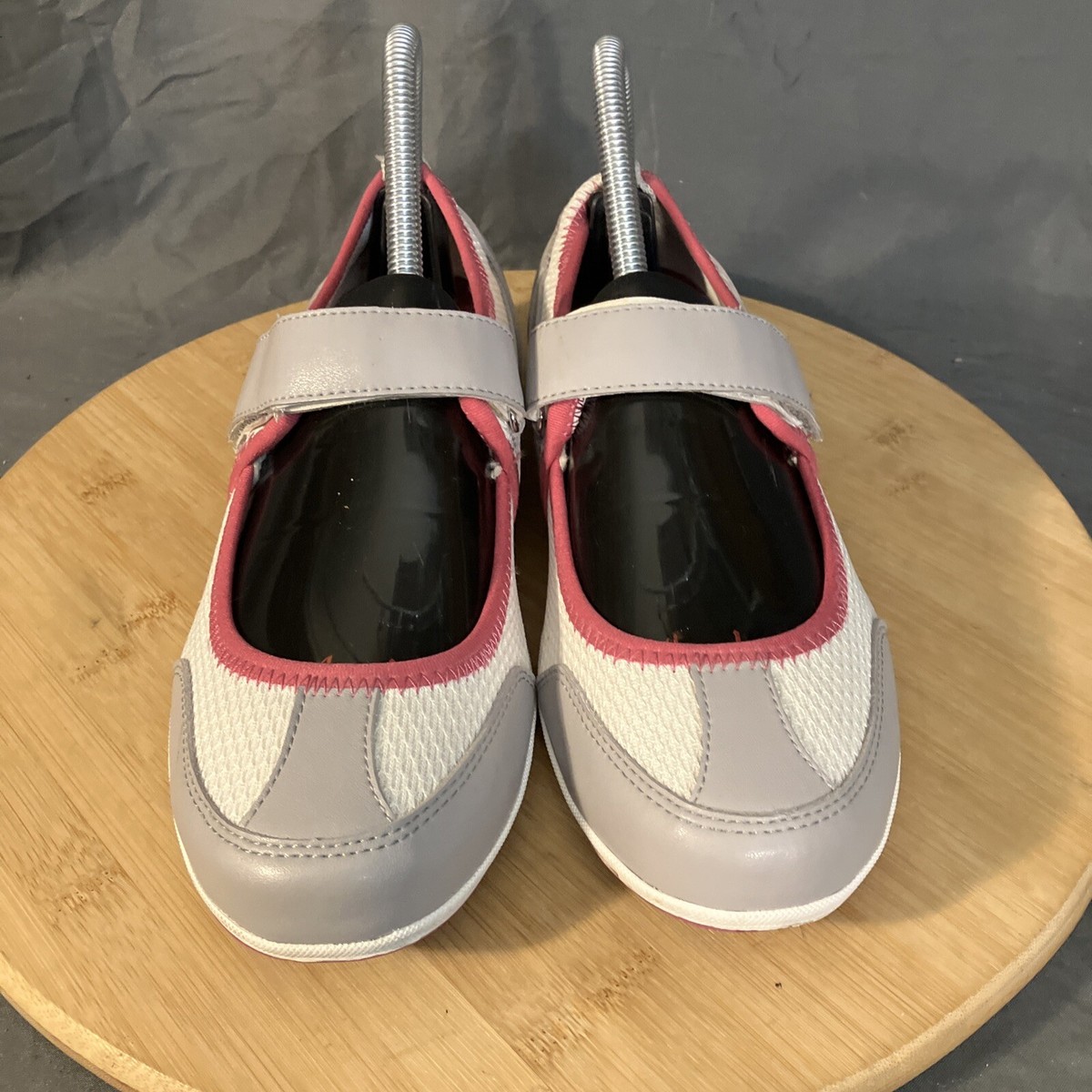 Vionic Ailie Mary Jane Flat Women s 7 38 White Gray Pink Comfort Shoes