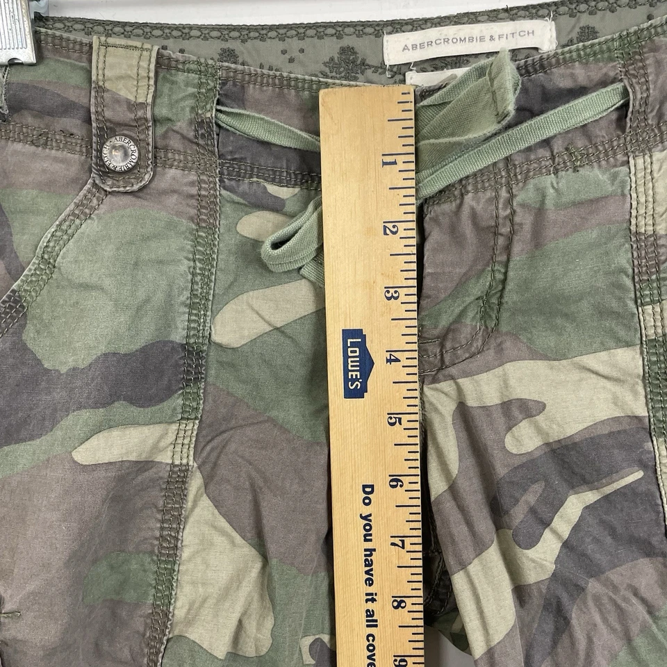 "Pantalones cortos cargo vintage Y2K Abercrombie & Fitch para mujer grandes verdes camuflados cintura 32-34""" Foto 4 de 4