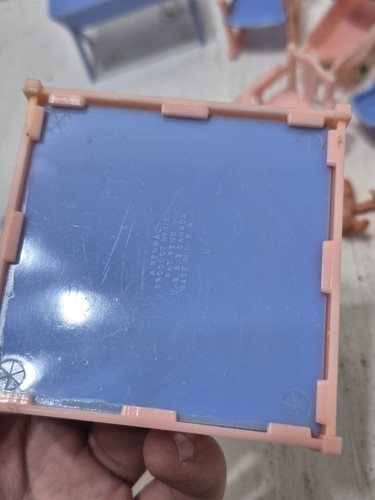 Vintage Renwal Puppenhaus Möbel Babyzimmer Kinderzimmer mit Gummi Babys Acme Posten - Bild 5 von 6