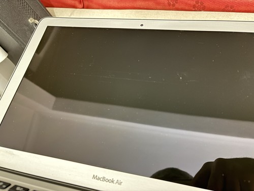 MacBook Air 13,3 A1466 2015 i5 4GB RAM 128GB SSD Batteria Nuova Tastiera Svedese - Foto 6 di 23