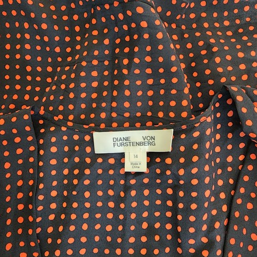 Maglione Diane Von Furstenberg taglia 14 scollo a V profondo blusa avvolgente a pois 100% seta - Foto 8 di 8