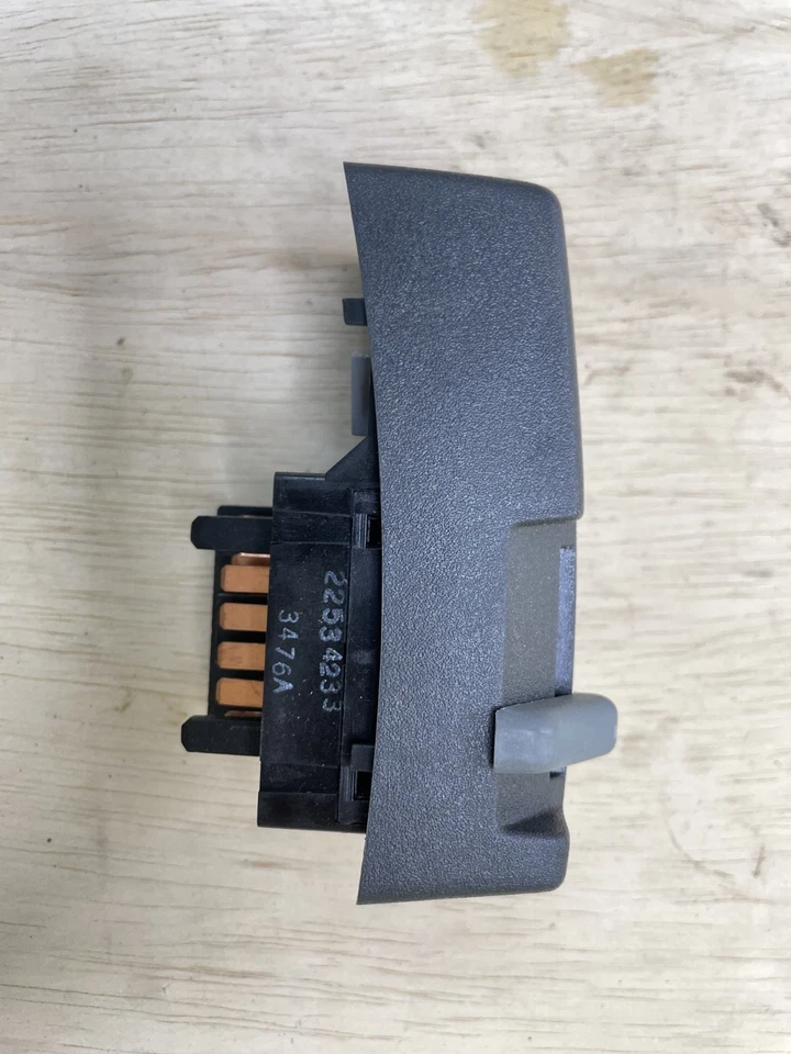 Conjunto de panel de interruptor de faro GM OEM 1985-1991 Pontiac Grand Am 22534233 - Nuevo de Lote Antiguo Foto 2 de 4