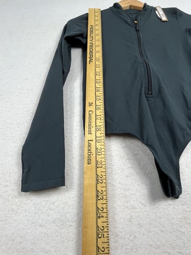 Body SKIMS Suave Suavizado Sin Costuras Cremallera Manga Larga Ciprés M Nuevo con Etiquetas $78 - Imagen 5 de 6