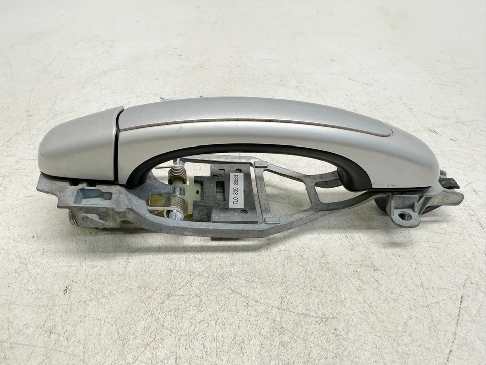 P50628 2008-2010 Porsche Cayenne maçaneta externa da porta traseira com estrutura destro fabricante de equipamento original - Imagem 3 de 4