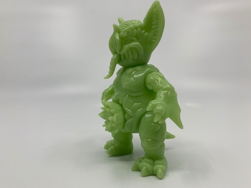 Paul Kaiju Mini Mockbat Unbox Industries Jade Green Sofubi - Picture 4 of 4