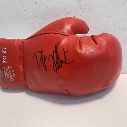 Regina Halmich Hall Of Fame HOF’er Signed Autographed Auto Boxing Glove BG28 - Picture 5 of 9