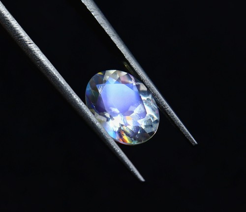 Natural Rainbow Moonstone 0.92 Carat 7.5x5.7 MM Oval Shape Faceted Gem - Picture 3 of 7
