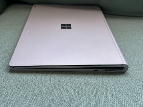 Microsoft Surface Book 2 13.5" Intel i5 7th Gen, 8GB / 256GB, Windows 11 Pro - Picture 5 of 9
