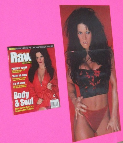 WWF Raw Magazine March 2000 Chyna WWE  Strong Female Fighting Diva + Poster Fine - Picture 1 of 7