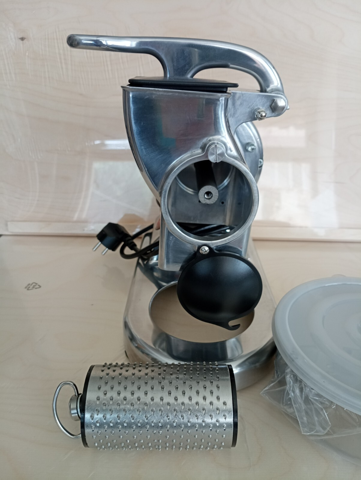 Foto 5 di 8