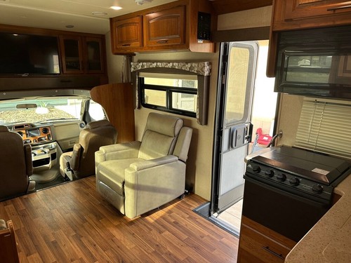 2017 Jayco Greyhawk 31 DS Class C Motorhome 32' 2 Slide Outs 18,000 Miles 2 AC - Picture 13 of 24