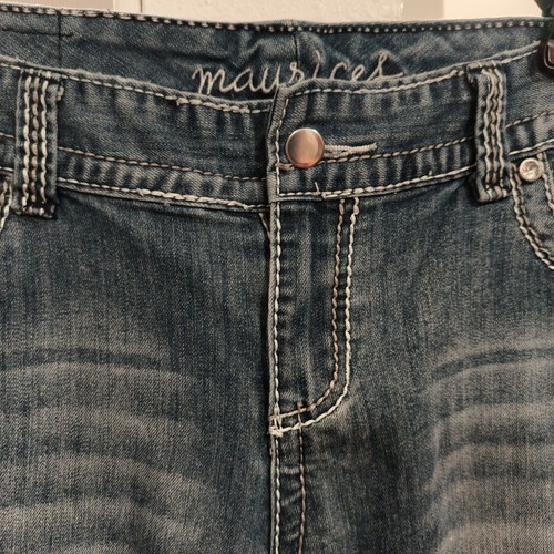 Maurices Jeans Women's Sz 11/12 Short Blue Denim Diamond Embroidered - Picture 3 of 24