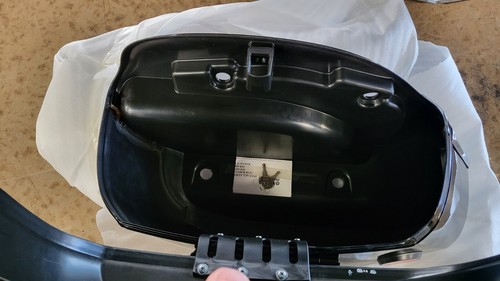 Yamaha Roadstar 1700 Silverado HARD LUGGAGE SADDLEBAG SET BLACK NEW Road Star - Picture 6 of 7