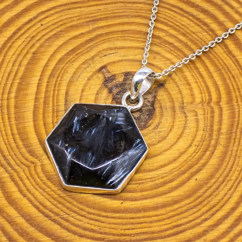Nuummite necklace deals