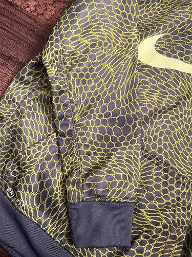 Nike Dri Fit Boys Youth Size Small (5/6) Gray And Neon Green Hoodie Sweatshirt. - Picture 5 of 6