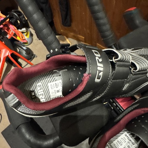 Giro Cycling Shoes 39.5 - Picture 2 of 6