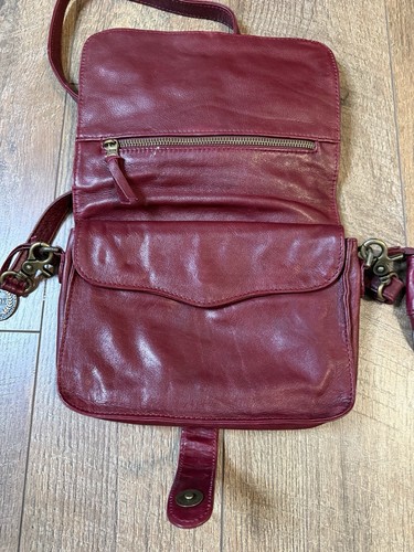 Wanderers Travel Co THE TRIESTE CROSSBODY Purse & Matching Coin Purse - Picture 7 of 17