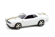 ModelToyCars 2009 Dodge Challenger R/T , White - Greenlight 30306/48 - 