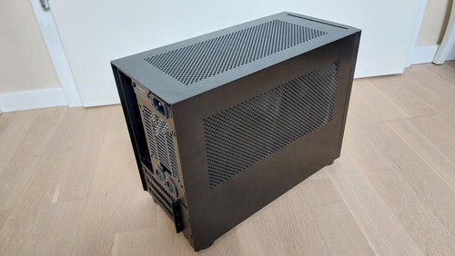 NCASE M1 V5.0 Mini ITX PC Obudowa komputera Case czarna w idealnym stanie z akcesoriami - Zdjęcie 6 z 15