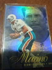 Dan Marino Flair Showcase 1997 Refractor Like Card. Combine Ship