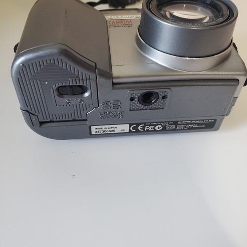 Olympus CAMEDIA C-4000 Zoom 4.0MP Digital Camera Silver FOR PARTS - Picture 3 of 9