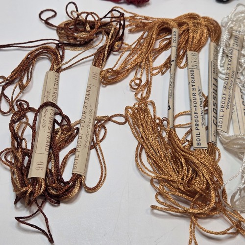 Vtg Glossilla Embroidery Floss C. 20-30s Set Of 30 "Brighter Than Silk" USA - Picture 2 of 11