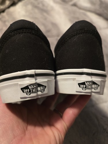 New VANS OLD SKOOL womans SZ 8 BLACK and WHITE. - Picture 8 of 8