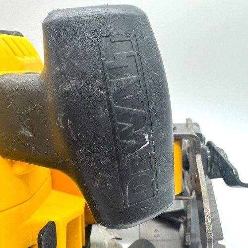 DeWalt DCS575 54V XR FlexVolt Cordless Circular Saw Brushless 67mm Cut - Picture 5 of 12