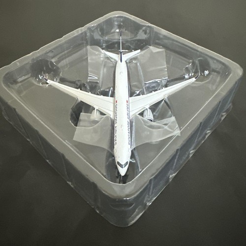Singapore Airlines A350-900 1/500 Model by Herpa - Usato, ottime condizioni - Foto 3 di 4