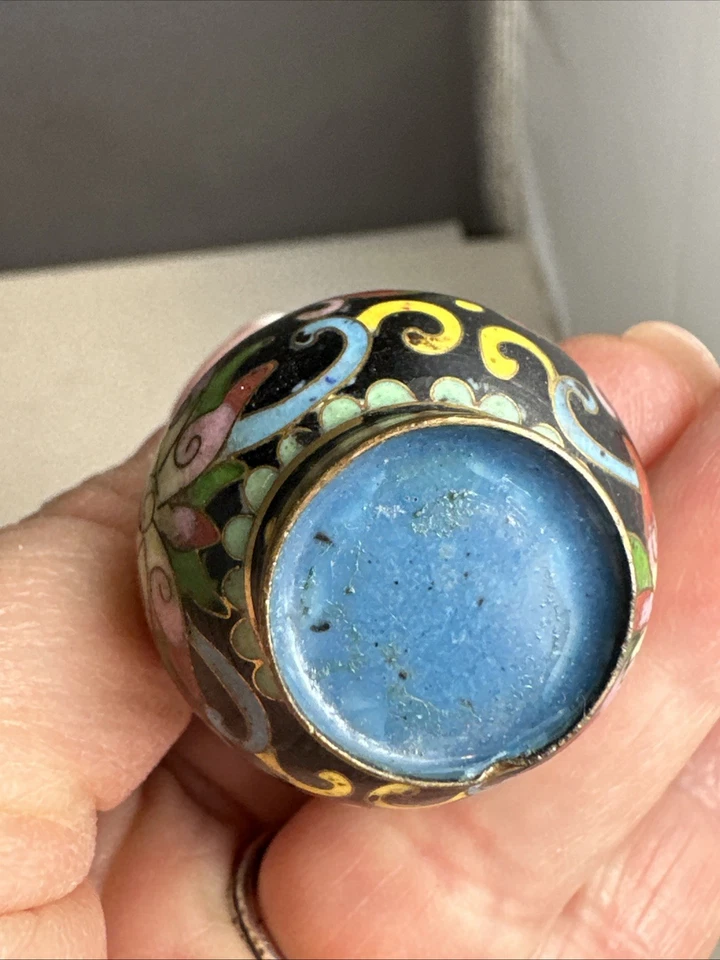 Botella de tabaco miniatura floral esmalte cloisonne negro chino vintage 2 1/2" Foto 3 de 4