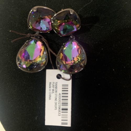 HENRI BENDEL FANTASY OHRRING REGENBOGEN LILA STEIN TROPFEN METALLISCHER PFOSTEN HINTEN NEU MIT ETIKETT - Bild 5 von 15