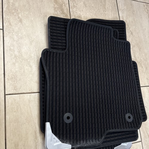 GMC Sierra Denali Ultimate Black Chrome Tip Floor Mats OEM  (635G) EUC Free Ship - Picture 19 of 22