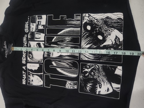 Camiseta Junji Ito Collection Tomie Adulto Talla L Camiseta corta 'Una chica hechizante' - Imagen 8 de 10