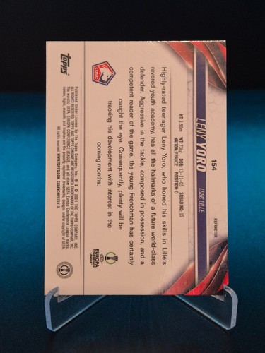2023-24 TOPPS Chrome UEFA Club Competitions Soccer Refractor Leny Yoro RC #154 - Bild 2 von 2