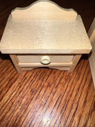 Vintage 1:12 Dollhouse Miniature Wooden Bedroom Furniture Set - Picture 5 of 9