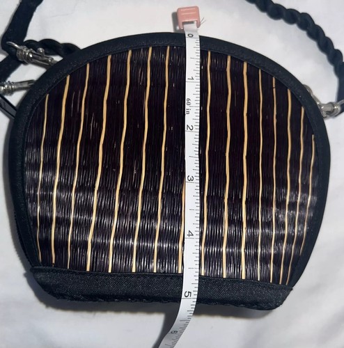 Cartera/bolso de mano de hierba tejido a mano Baskets of Cambodia. Cierre de cremallera. - Imagen 9 de 12