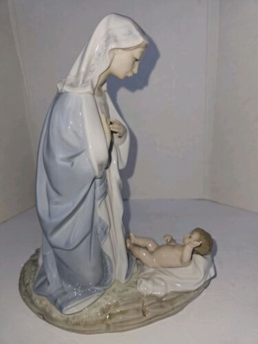 Lladro HOLY NIGHT NATIVITI MARY & BABY JESUS Figurine RELIGION 5796 Mint - Picture 10 of 10