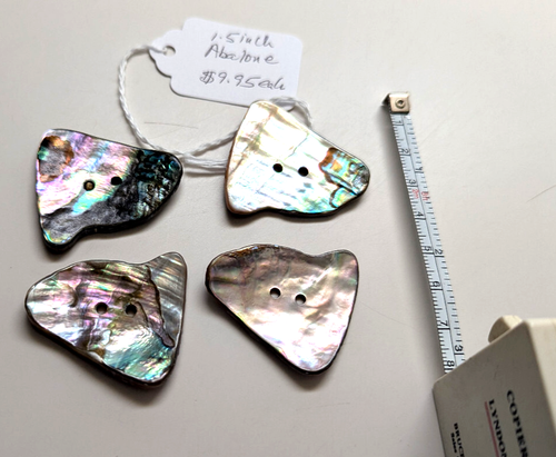 Set of 4 Large Handcrafted Abalone Shell Buttons 1.5"x1.5" Flat, Triangular SM - Imagen 2 de 2
