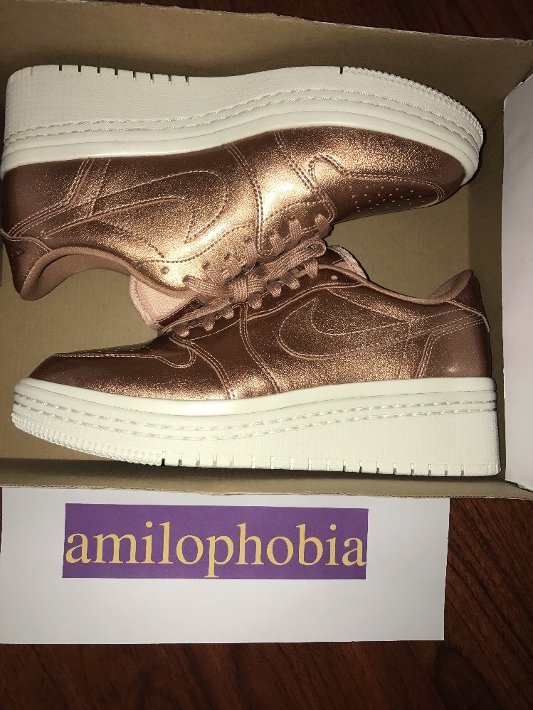New Women's Nike Air Jordan 1 Retro Low Size 10.5 Red Bronze Basketball Shoes New Women's Nike Air Jordan 1 Retro Low Size 10.5 Red Bronze Basketball Shoes