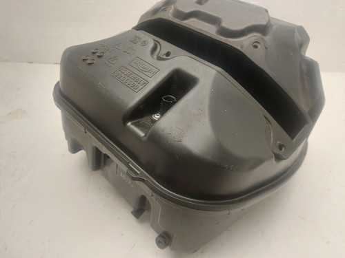 2015 Triumph Speed Triple 1050 Airbox 2206600 - Picture 3 of 11