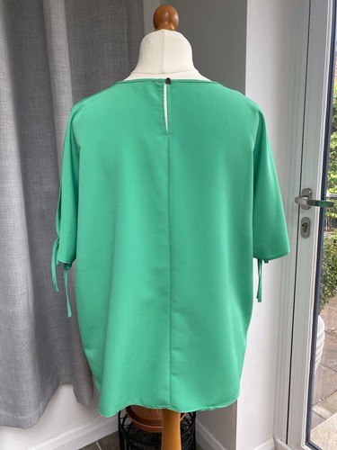 Ladies Cold Shoulder Green Blouse Size 16 - Picture 11 of 14