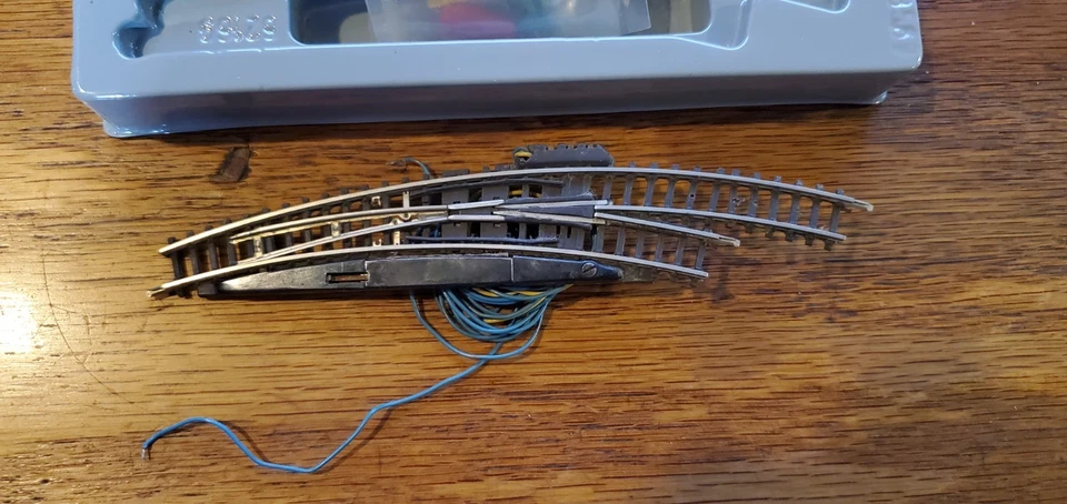 Marklin 8569 Z Scale Mini Club 195mm 30° Right Electric Turnout - Image 2 of 2