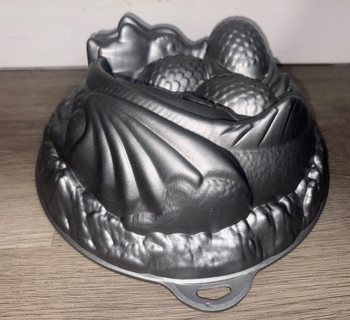 Game Of Thrones Schlafender Drache mit Eiern 10" Kuchenform Think Geek Bundt Form GoT - Bild 5 von 6
