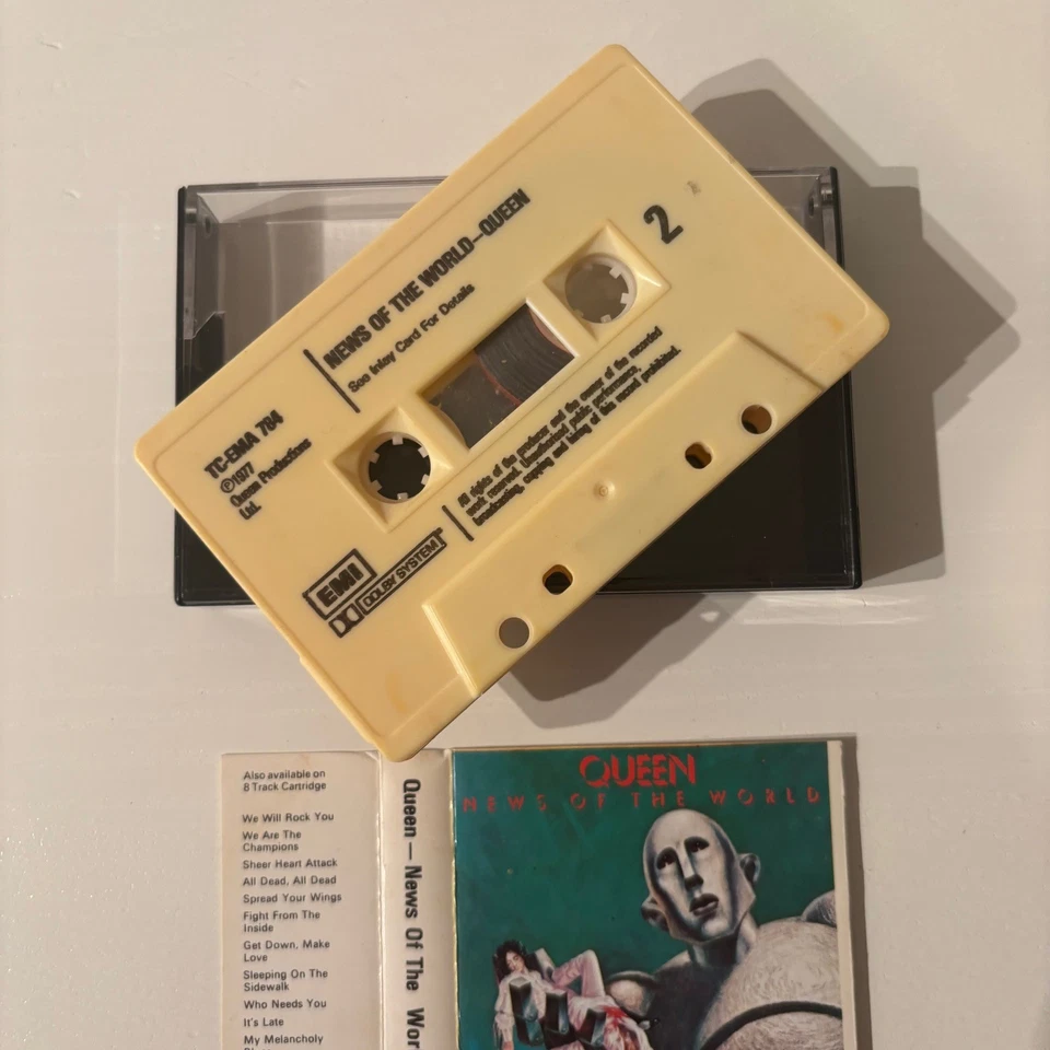 QUEEN - NEWS OF THE WORLD (UK CASSETTE TAPE) - Изображение 3 из 4
